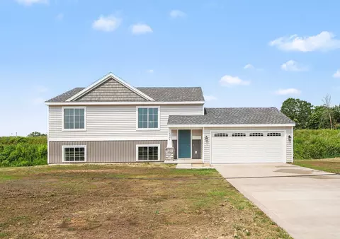 4284 Old Farm Dr, Wayland, MI 49348