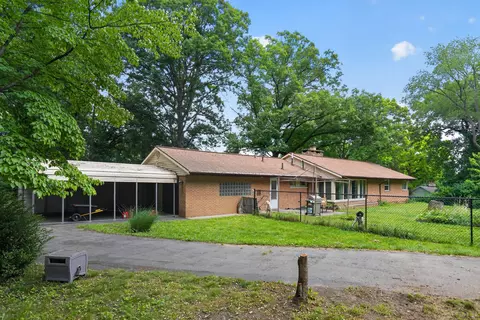 Exterior - 2475 Park Dr, Jackson, MI 49203 photo 6 of 12
