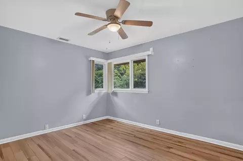 Bedroom - 2475 Park Dr, Jackson, MI 49203 photo 3 of 5