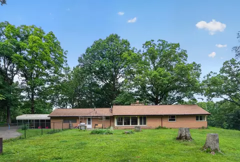 Exterior - 2475 Park Dr, Jackson, MI 49203 photo 7 of 12