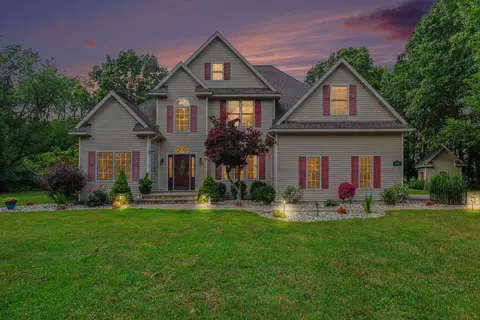 3297 W Front St, Buchanan, MI 49107