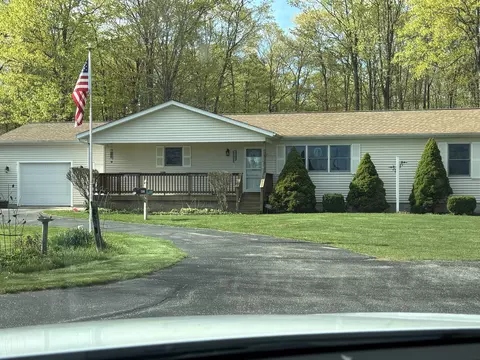 4931 W Lattin Rd, Pentwater, MI 49449