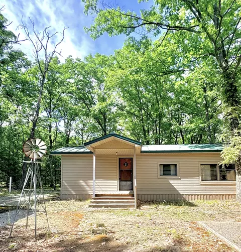 10322 E 40th St, Reed City, MI 49677