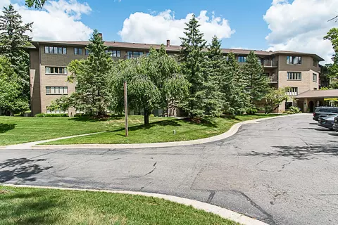 4040 Greenleaf Cir #408, Kalamazoo, MI 49008