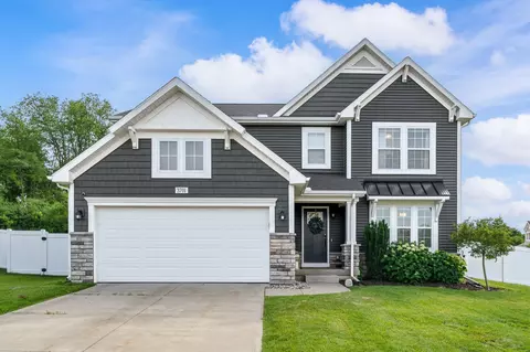 3701 Taunton Trl, Portage, MI 49024