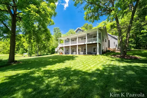 12909 Victory Woods Dr NE, Lowell, MI 49331