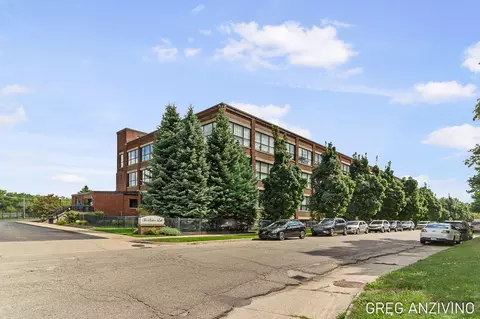 533 Columbia Ave #113, Holland, MI 49423