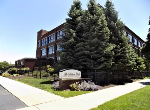 533 Columbia Ave #113, Holland, MI 49423