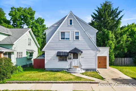 947 Lyon St NE, Grand Rapids, MI 49503