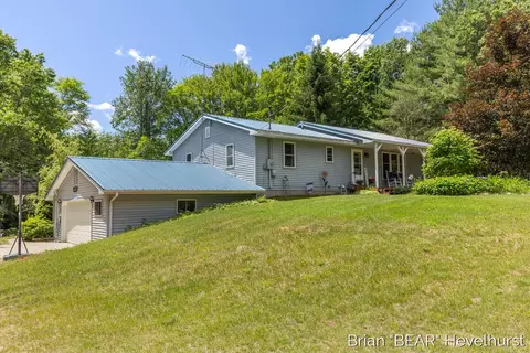 18249 8 Mile Rd, Stanwood, MI 49346