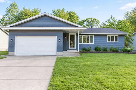 3243 Royal Oak Rd, Muskegon, MI 49441