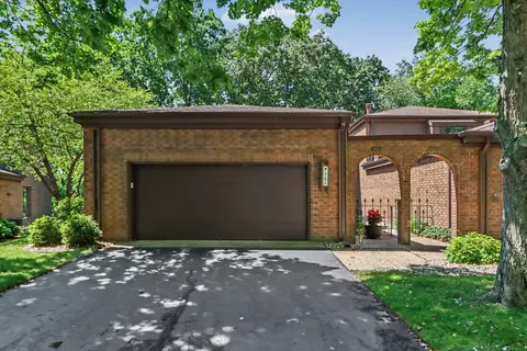 4161 Lake Terrace Dr, Kalamazoo, MI 49008