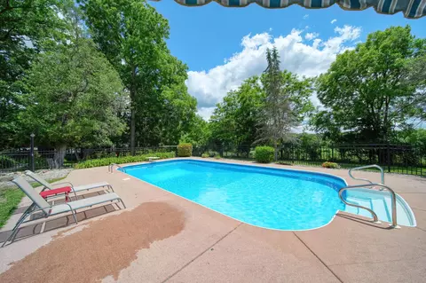 Exterior - 208 Glasgow Rd, Jackson, MI 49201 photo 18 of 67