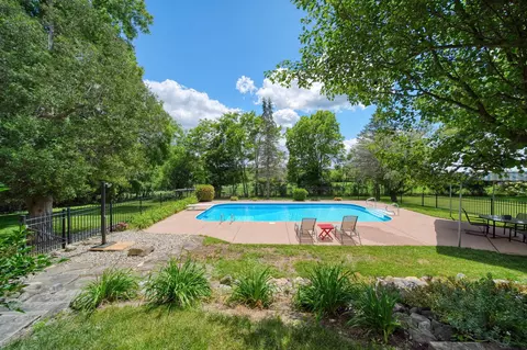 Exterior - 208 Glasgow Rd, Jackson, MI 49201 photo 10 of 67