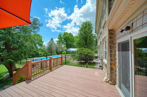 Exterior - 208 Glasgow Rd, Jackson, MI 49201 photo 4 of 67