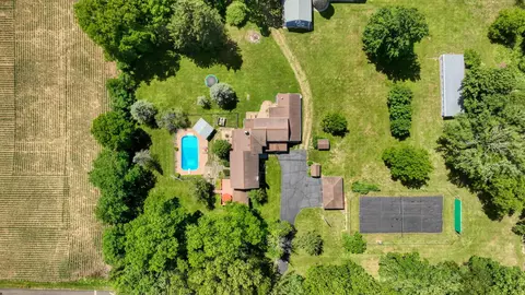 View/Area - 208 Glasgow Rd, Jackson, MI 49201 photo 2 of 10
