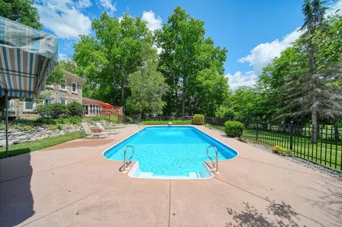 Exterior - 208 Glasgow Rd, Jackson, MI 49201 photo 17 of 67