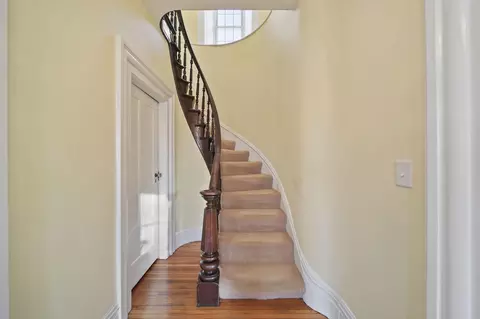 Entry Way - 208 Glasgow Rd, Jackson, MI 49201 photo 4 of 5