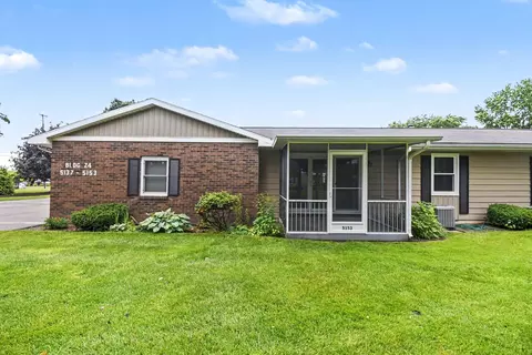 5153 Southglow Ct SE, Grand Rapids, MI 49508