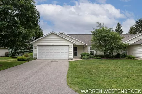 11962 Willow Wood Ln S #32, Holland, MI 49424