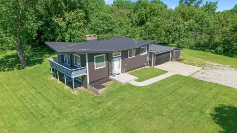 6335 Pine Island Dr NE, Comstock Park, MI 49321