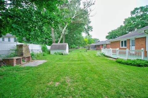 Exterior - 1253 Levant St, Jackson, MI 49203 photo 12 of 17