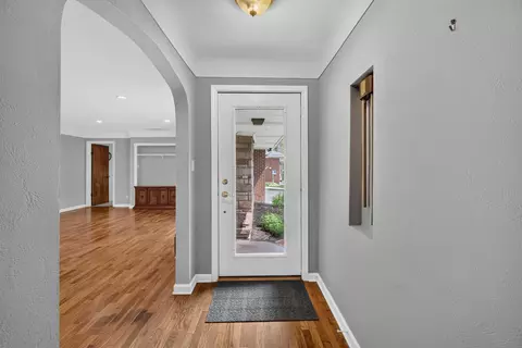 Entry Way - 1253 Levant St, Jackson, MI 49203 photo 1 of 3