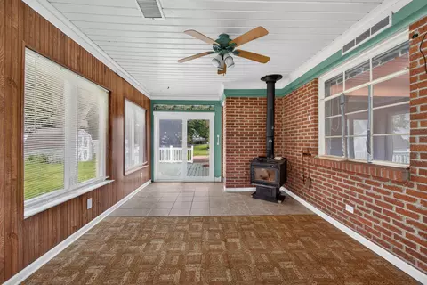 Exterior - 1253 Levant St, Jackson, MI 49203 photo 5 of 17