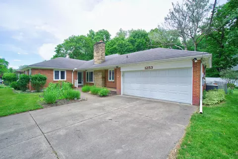 Exterior - 1253 Levant St, Jackson, MI 49203 photo 2 of 17
