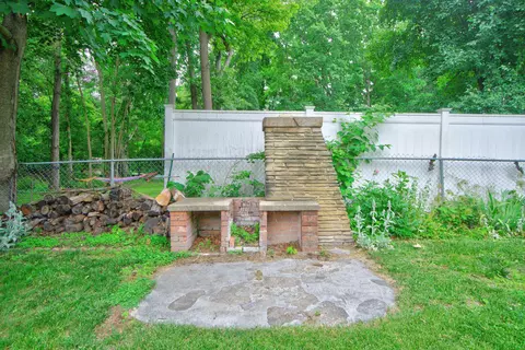 Exterior - 1253 Levant St, Jackson, MI 49203 photo 15 of 17