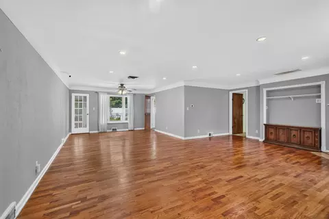 Living - 1253 Levant St, Jackson, MI 49203 photo 1 of 11