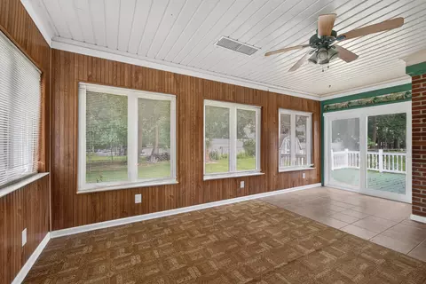 Exterior - 1253 Levant St, Jackson, MI 49203 photo 4 of 17
