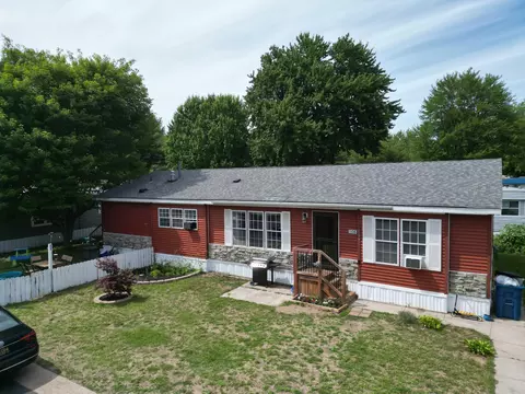 1281 E Pontaluna Rd, Spring Lake, MI 49456