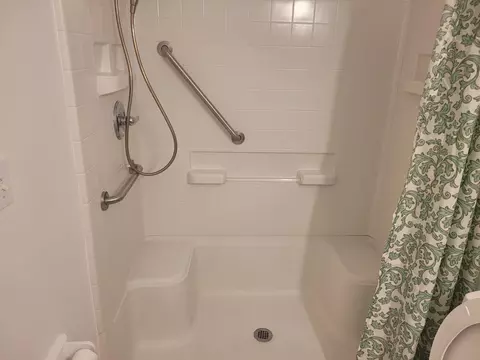 Bath - 6322 Princess St, Taylor, MI 48180 photo 3 of 6