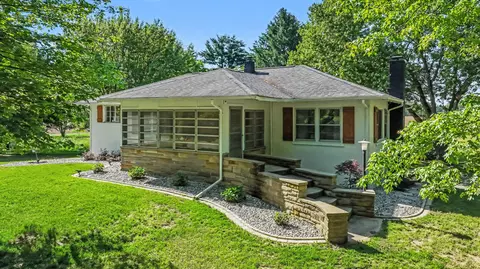 16077 M-216, Three Rivers, MI 49093