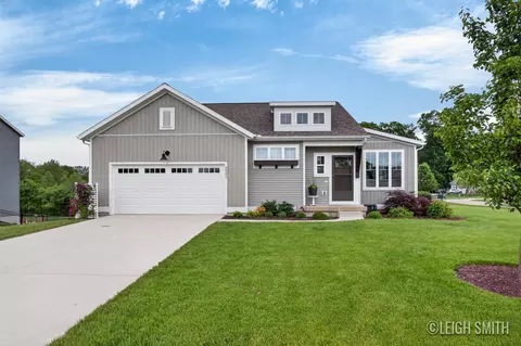 5901 Lynn Dr, Allendale, MI 49401