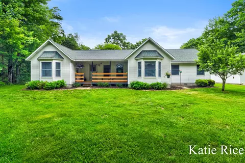 9210 Lamos Rd, Montague, MI 49437