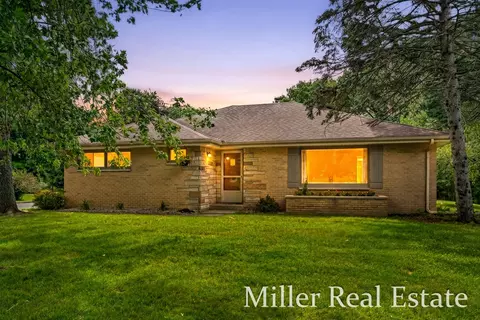 1140 David Dr, Hastings, MI 49058