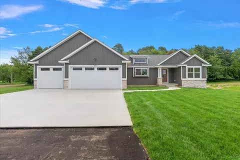 9764 56th Ave, Allendale, MI 49401