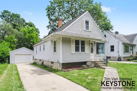 1258 Spring Ave NE, Grand Rapids, MI 49505