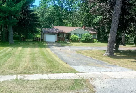 7859 S Michigan Ave, Rothbury, MI 49452