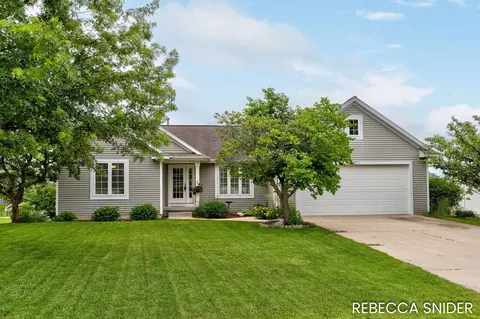 7374 Andy Ct, Hudsonville, MI 49426