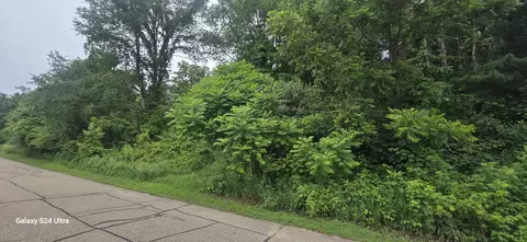 4923 Lakefront Dr, Delton, MI 49046