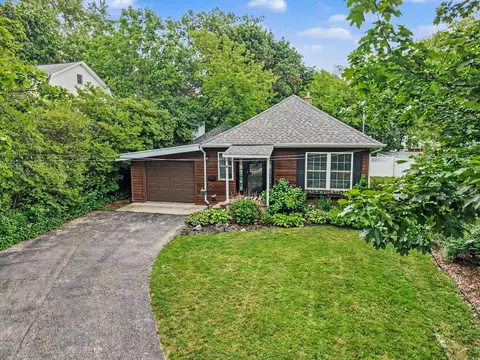 1100 Breton Rd SE, Grand Rapids, MI 49506