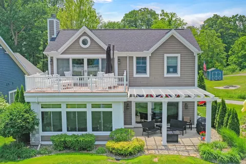 70944 Baldwin Landing Dr, Union, MI 49130