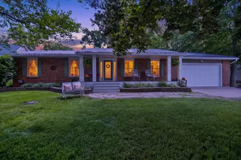 16395 Prairie Brook Rd, Schoolcraft, MI 49087