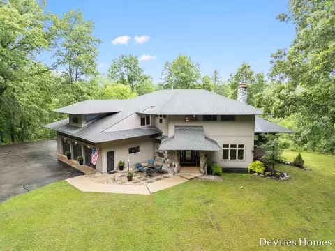 333 Fennessey St SW, Grand Rapids, MI 49534