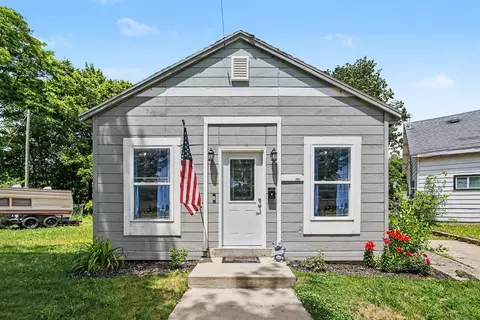 307 E Telegraph St, Dowagiac, MI 49047