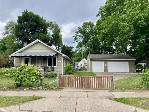 319 Holly St SW, Wyoming, MI 49548