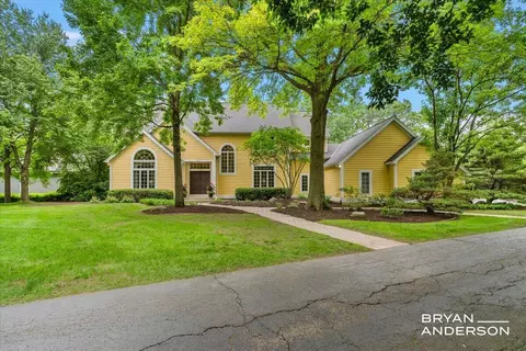 1015 Bradford Hollow Ln NE, Grand Rapids, MI 49525